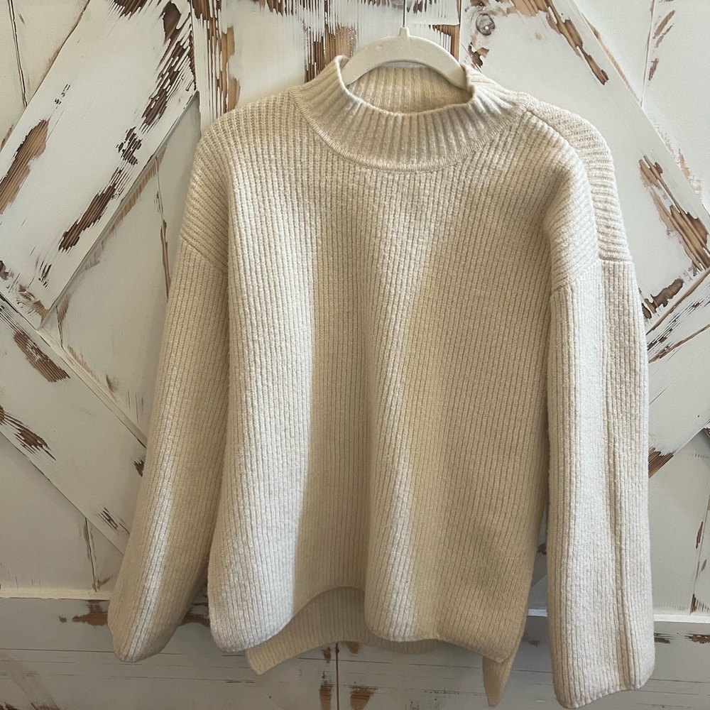 Carbon 38 pull over sweater brand new